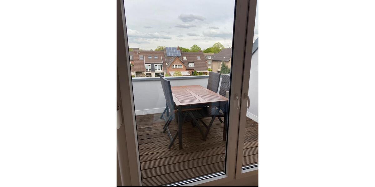 Dachgeschoßwohnung Dinslaken Hiesfeld - 3.5 Zimmer, 75 m&sup2;, 805&euro; | Angebot:26441352