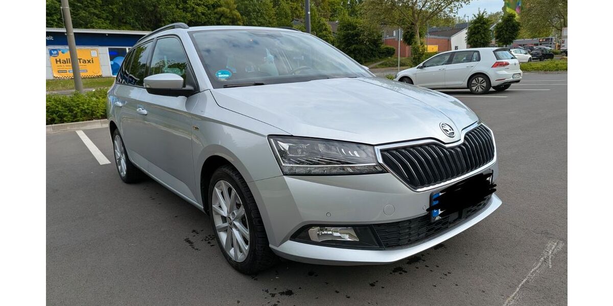 Skoda Fabia 101.500 km 10.700 &euro; Dortmund 44149