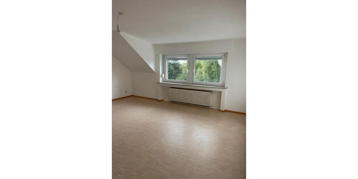 Dachgeschoßwohnung Oberhausen Rothebusch - 3 Zimmer, 92 m&sup2;, 850&euro; | Angebot:26431134