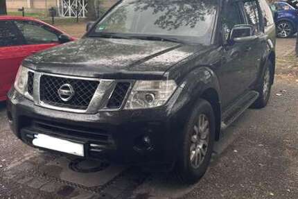Nissan Pathfinder 250.000 km 8.600 &euro; Essen, Stadt 45356