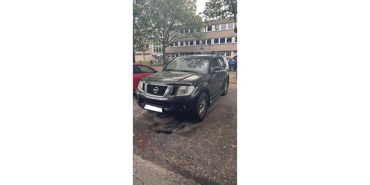 Nissan Pathfinder 250.000 km 8.600 &euro; Essen, Stadt 45356