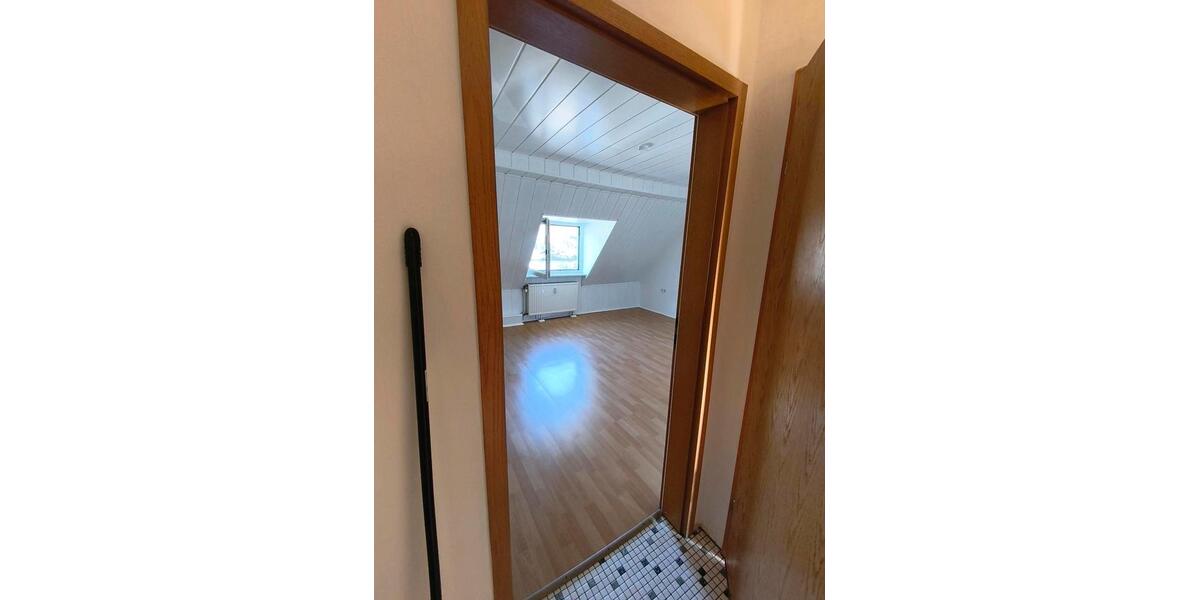 Dachgeschoßwohnung Gelsenkirchen Ückendorf - 1.5 Zimmer, 42 m&sup2;, 465&euro; | Angebot:27592117