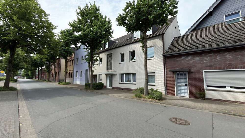 Mehrfamilienhaus mit Potenzial in Dinslaken-Bruch – 5 Wohneinheiten, Garten & Garagen - Mehrfamilienhaus, Wohnhaus Dinslaken Lohberg | Angebot:26971196