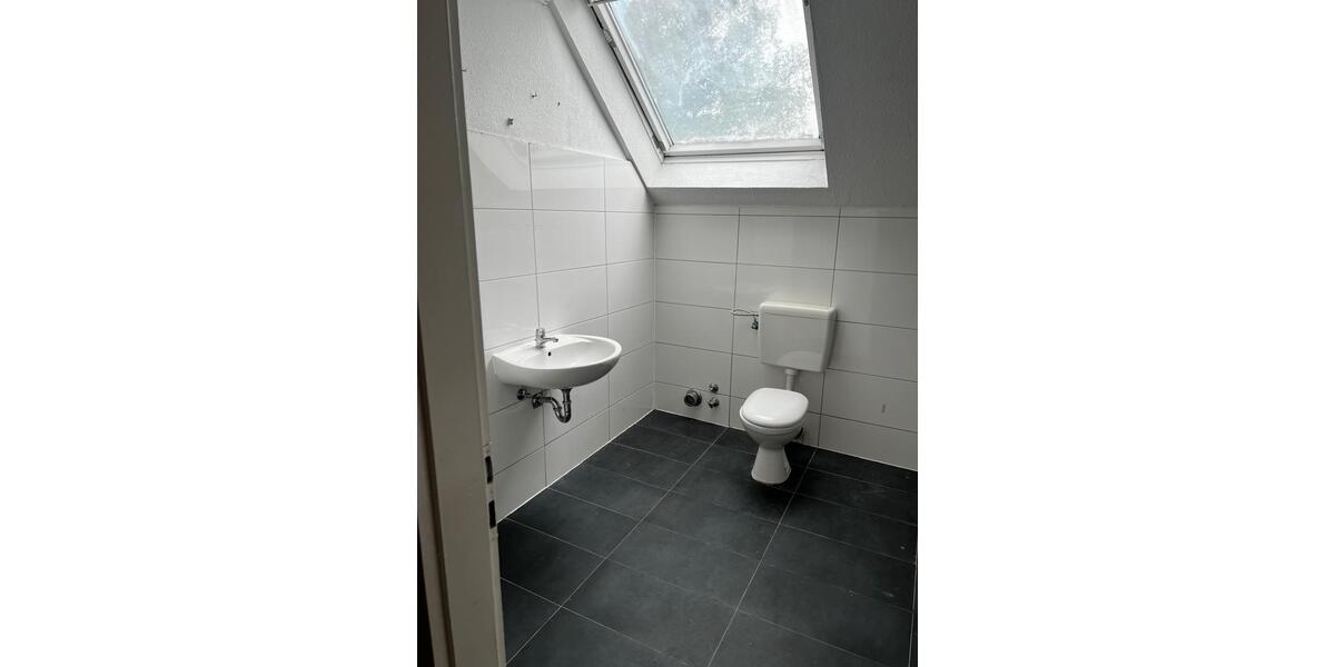 Dachgeschoßwohnung Gelsenkirchen Gelsenkirchen-Mitte - 3.5 Zimmer, 71 m&sup2;, 485&euro; | Angebot:27619587