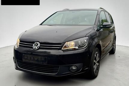 VW Touran 148.000 km 8.700 &euro; Bochum 44866