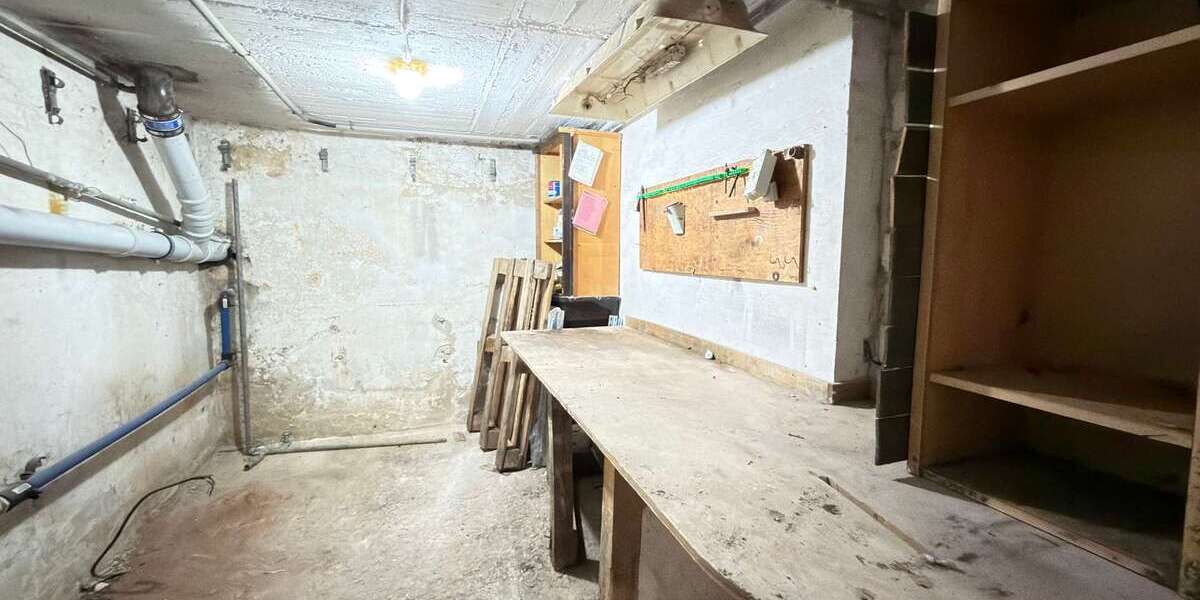Mehrfamilienhaus mit Potenzial in Dinslaken-Bruch – 5 Wohneinheiten, Garten & Garagen - Mehrfamilienhaus, Wohnhaus Dinslaken Lohberg | Angebot:26971196