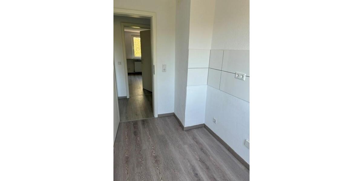 Dachgeschoßwohnung Gelsenkirchen Gelsenkirchen-Mitte - 2 Zimmer, 51 m&sup2;, 411&euro; | Angebot:26287799