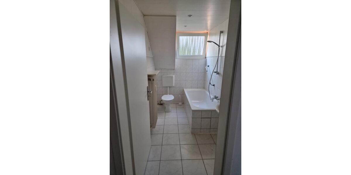 Dachgeschoßwohnung Recklinghausen Hillerheide - 3.5 Zimmer, 64 m&sup2;, 480&euro; | Angebot:27581404