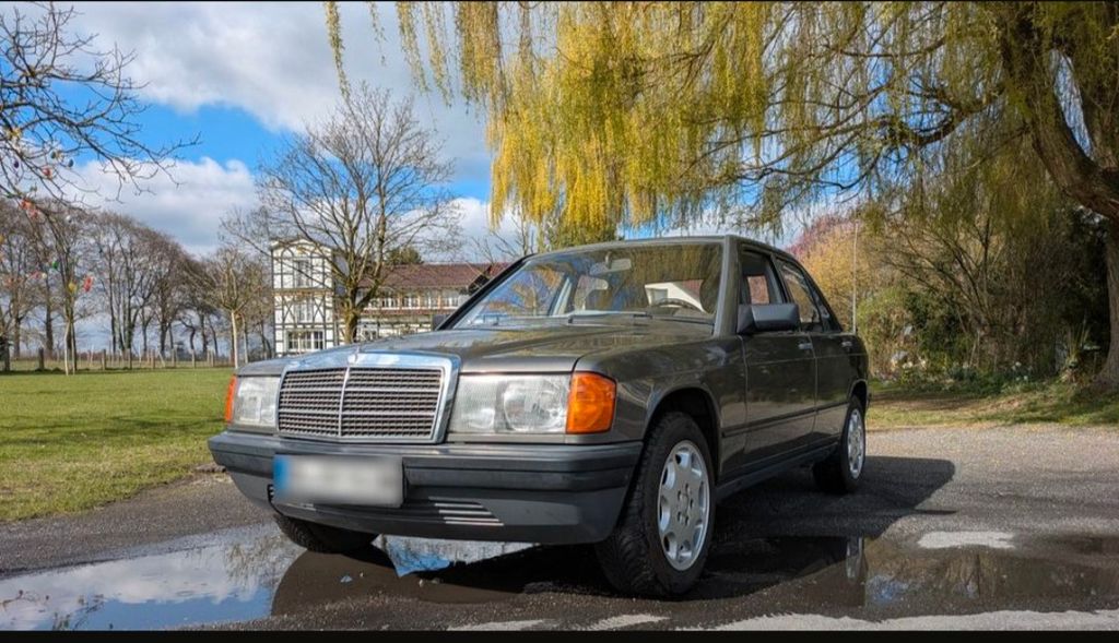 Mercedes-Benz 190 147.000 km 7.900 &euro; Dortmund 44339