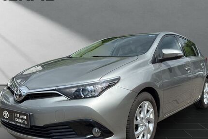Toyota Auris 103.981 km 11.750 &euro; Dinslaken 46537