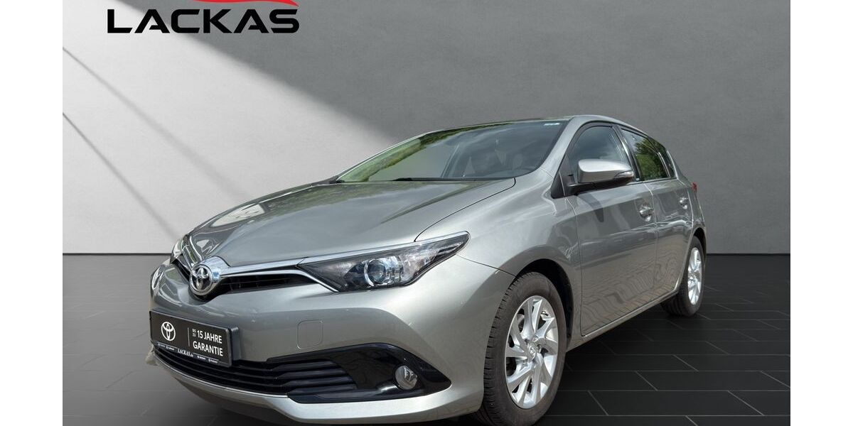 Toyota Auris 103.981 km 11.750 &euro; Dinslaken 46537