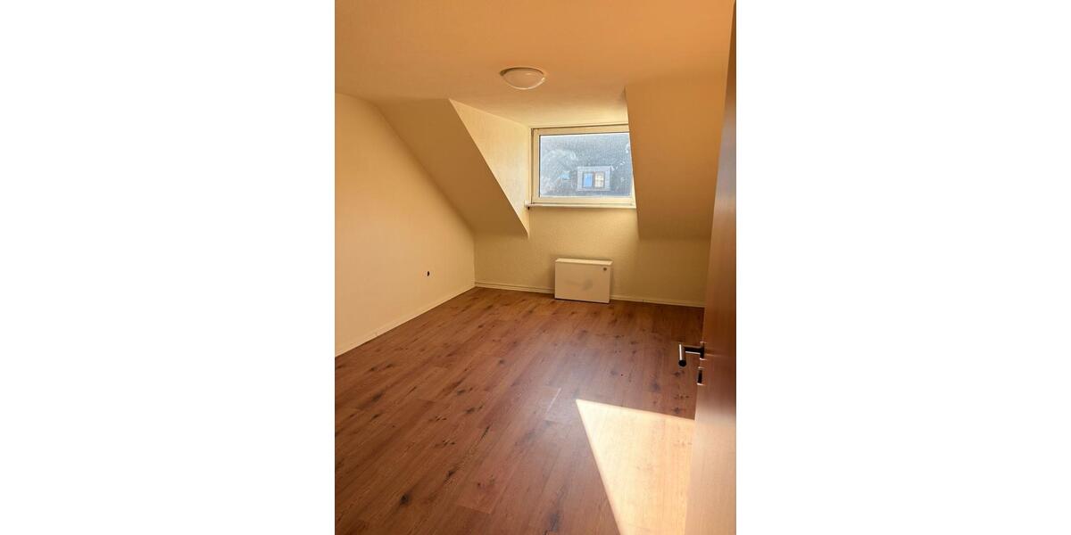 Dachgeschoßwohnung Oberhausen Rothebusch - 3 Zimmer, 51 m&sup2;, 480&euro; | Angebot:26405954