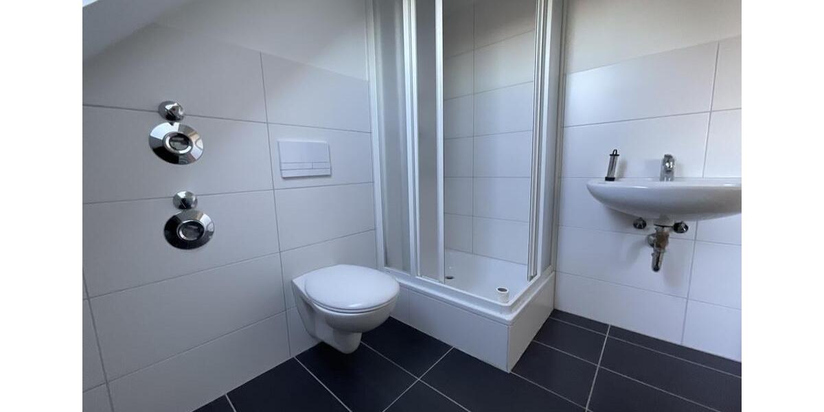 Dachgeschoßwohnung Essen Stadtbezirk III - 1 Zimmer, 28 m&sup2;, 309&euro; | Angebot:26463905