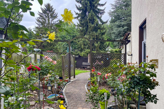 Einfamilienhaus Essen Stadtbezirk VI - 30 Zimmer, 824 m&sup2;, 1.495.000&euro; | Angebot:26976766