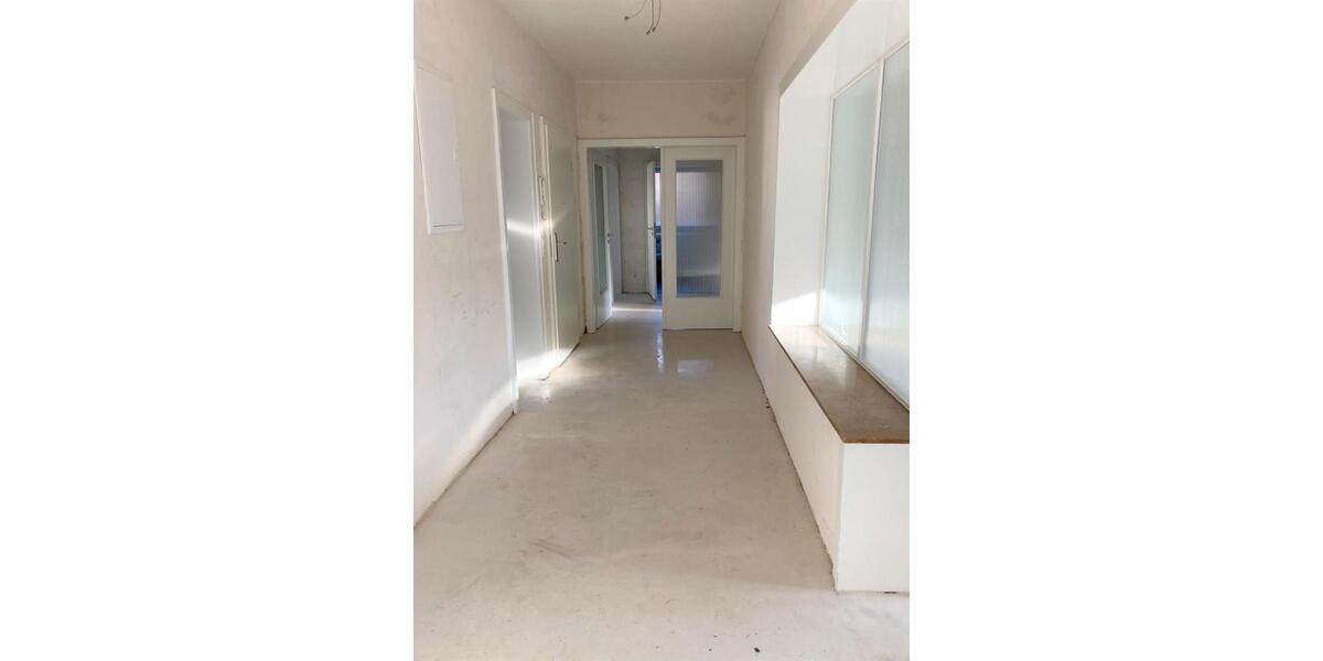 Etagenwohnung Dinslaken - 5.5 Zimmer, 142 m&sup2;, 1.494&euro; | Angebot:26257208