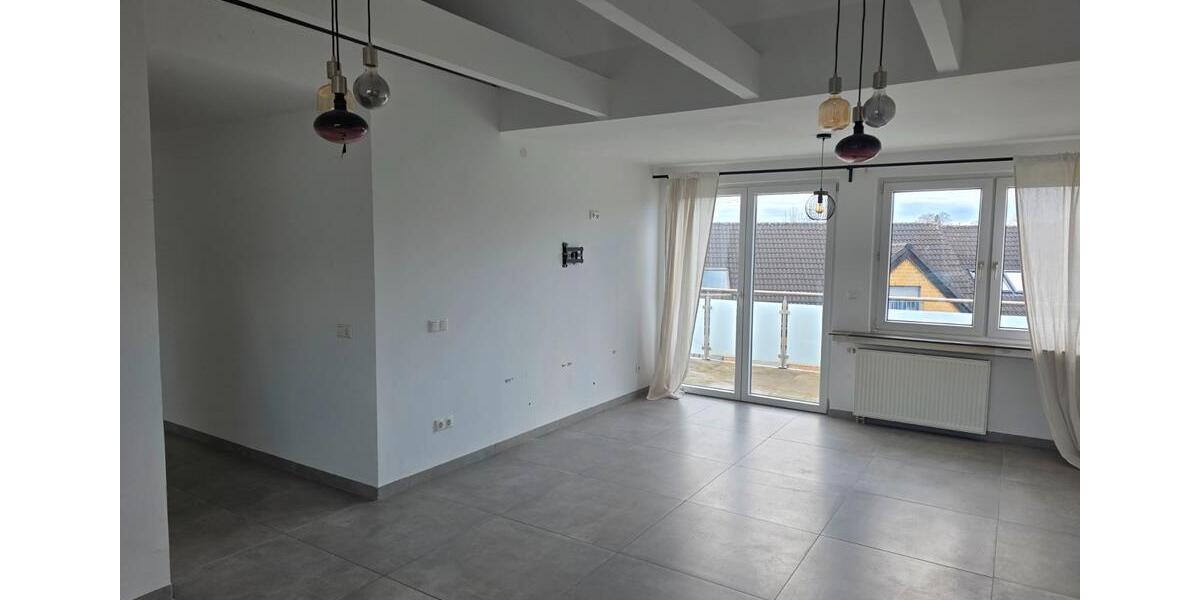 Dachgeschoßwohnung Oberhausen Biefang - 3.5 Zimmer, 96 m&sup2;, 890&euro; | Angebot:26396492