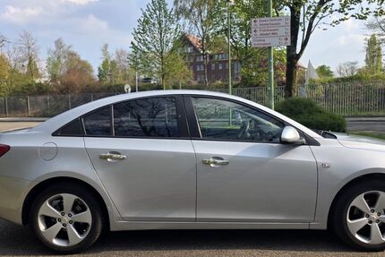 Chevrolet Cruze 157.722 km 2.300 &euro; Essen 45143