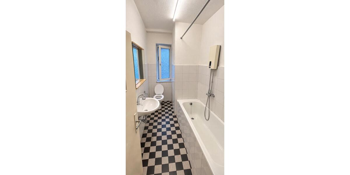 Etagenwohnung Oberhausen - 2 Zimmer, 63 m&sup2;, 610&euro; | Angebot:27623995