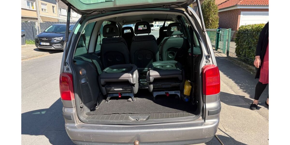 Seat Alhambra 285.600 km 2.800 &euro; Lünen 44536