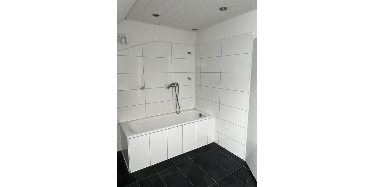 Dachgeschoßwohnung Gelsenkirchen Gelsenkirchen-Mitte - 3.5 Zimmer, 71 m&sup2;, 485&euro; | Angebot:27619587