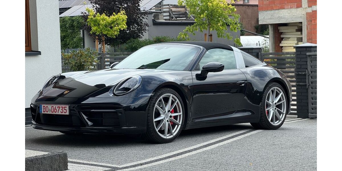 Porsche 992 2.327 km 144.000 &euro; Dortmund 44379