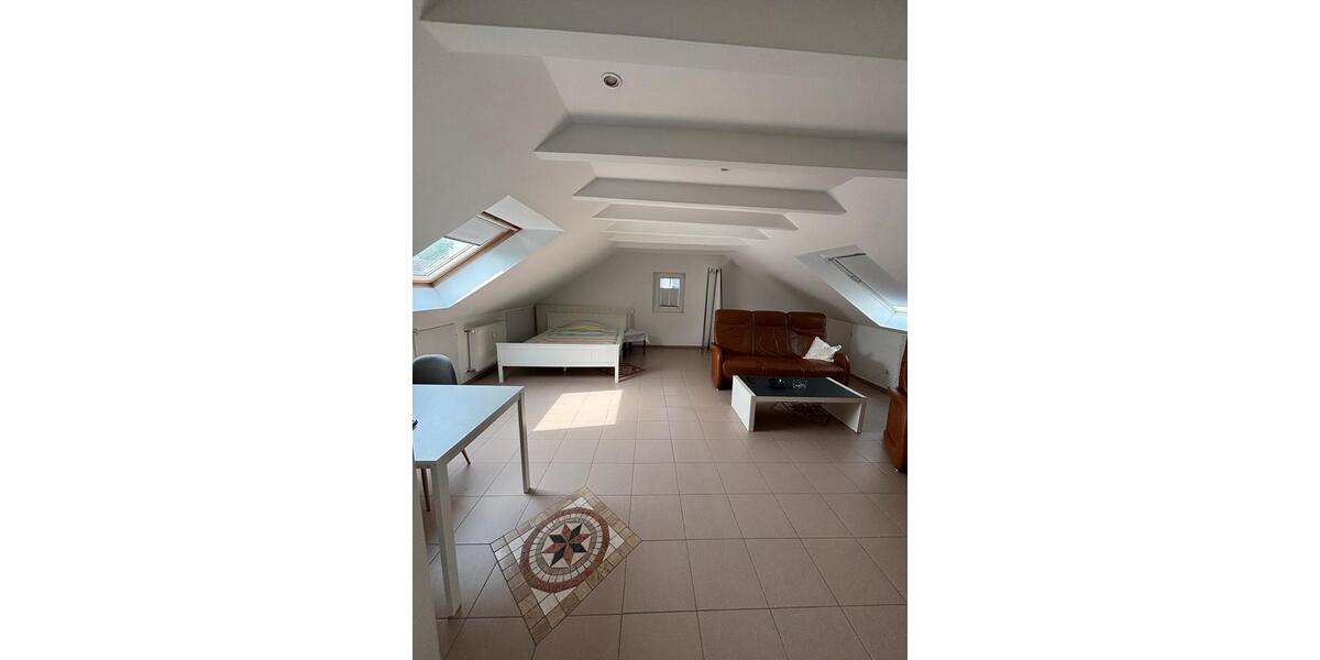 Dachgeschoßwohnung Essen Stadtbezirk VI - 1 Zimmer, 40 m&sup2;, 420&euro; | Angebot:26407189