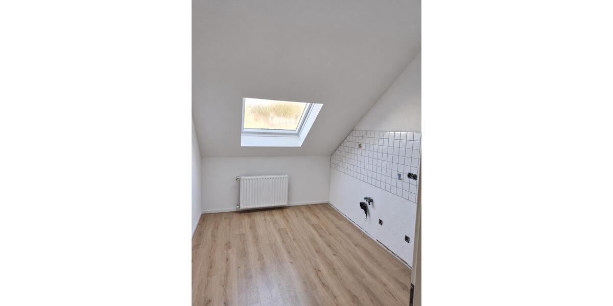Dachgeschoßwohnung Gelsenkirchen Rotthausen - 4 Zimmer, 80 m&sup2;, 550&euro; | Angebot:27600979