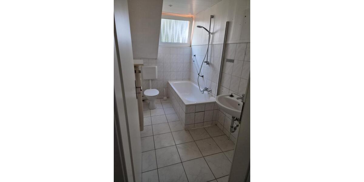 Dachgeschoßwohnung Recklinghausen Hillerheide - 3.5 Zimmer, 64 m&sup2;, 480&euro; | Angebot:27581404