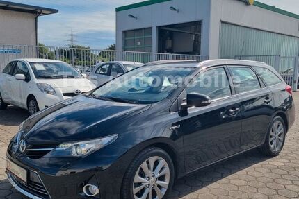 Toyota Auris 129.000 km 11.599 &euro; Dinslaken 46539