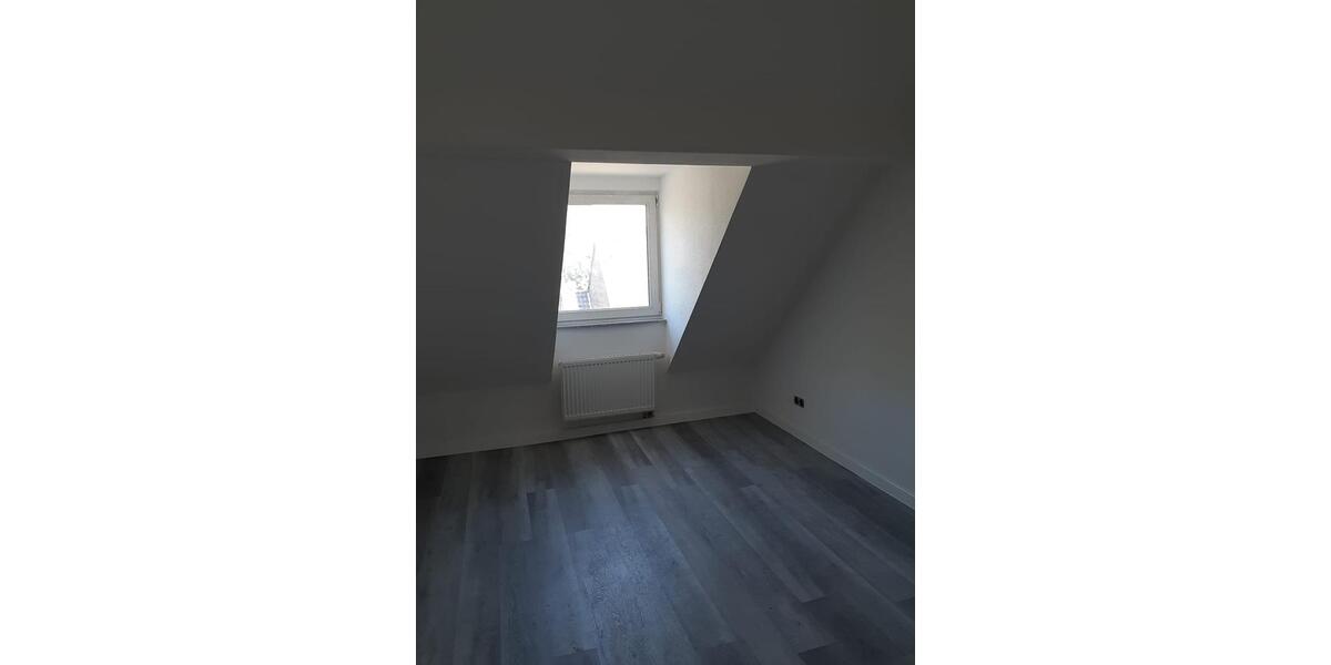Dachgeschoßwohnung Oberhausen Osterfeld - 4 Zimmer, 85 m&sup2;, 815&euro; | Angebot:27596722