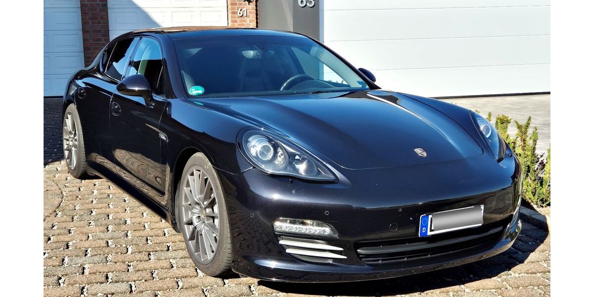 Porsche Panamera 177.000 km 23.900 &euro; Selm 59379