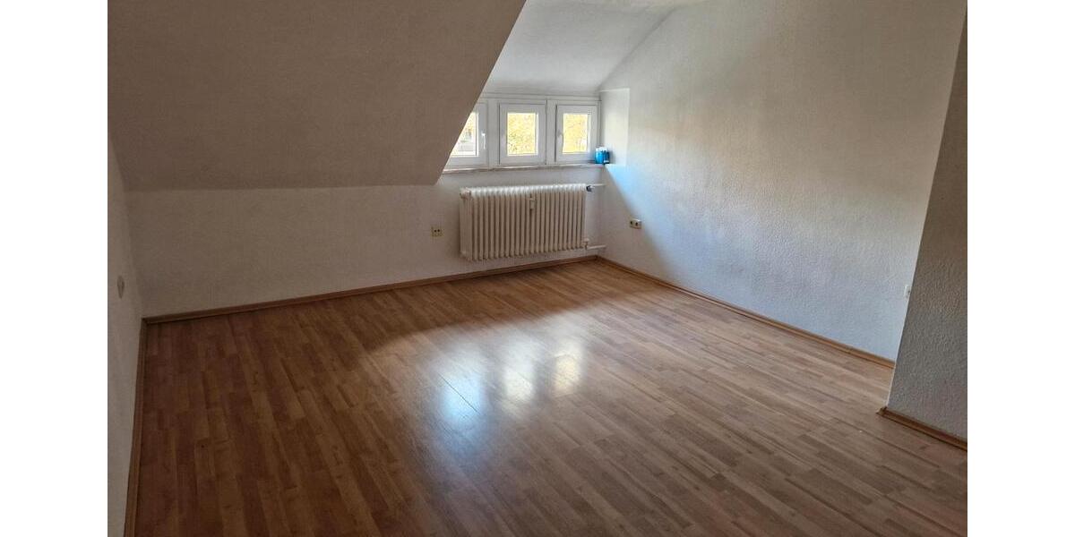 Dachgeschoßwohnung Gelsenkirchen Ückendorf - 3 Zimmer, 71 m&sup2;, 500&euro; | Angebot:27584969