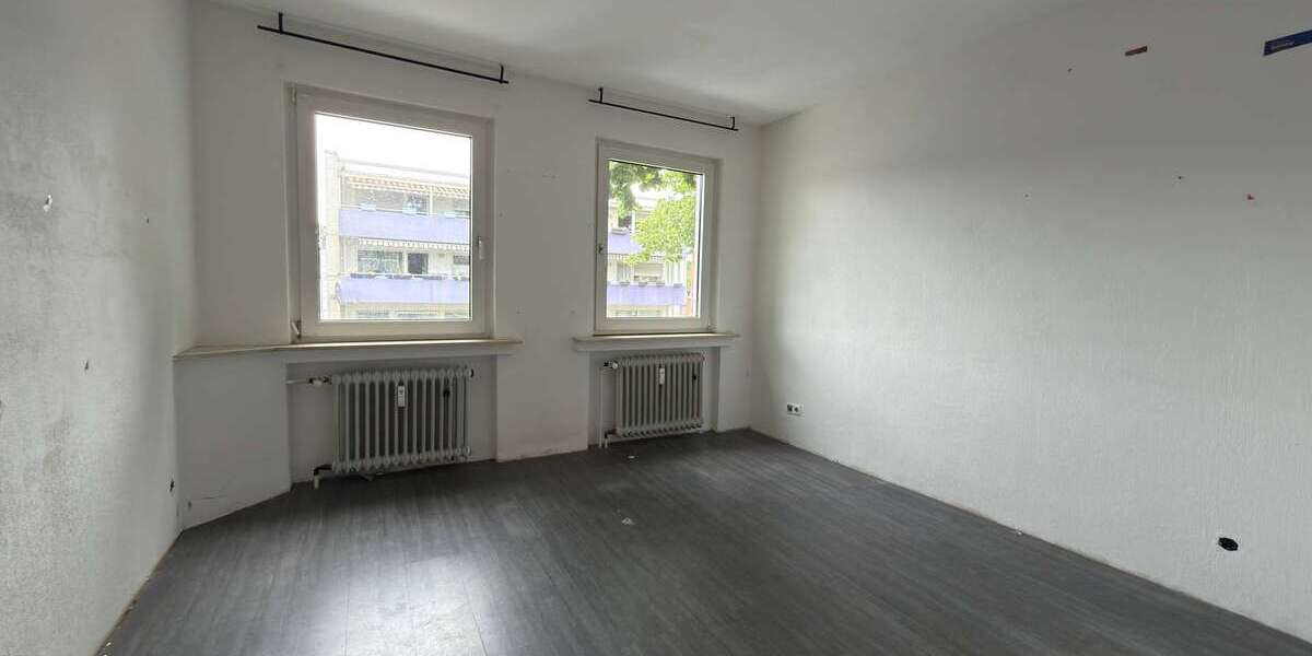 Mehrfamilienhaus mit Potenzial in Dinslaken-Bruch – 5 Wohneinheiten, Garten & Garagen - Mehrfamilienhaus, Wohnhaus Dinslaken Lohberg | Angebot:26971196