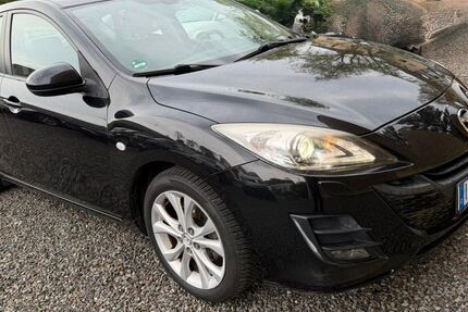 Mazda 3 103.000 km 5.900 &euro; Castrop-Rauxel 44575