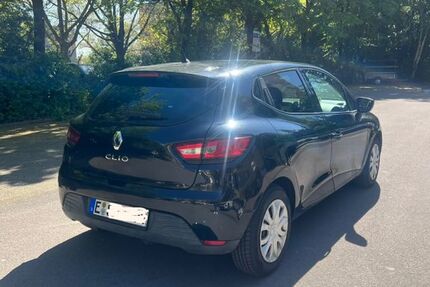 Renault Clio 109.000 km 5.300 &euro; Essen 45279