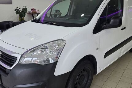 Peugeot Partner 103.000 km 7.490 &euro; Recklinghausen 45661