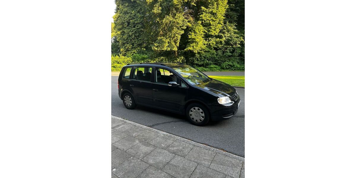 VW Touran 110.500 km 3.900 &euro; Essen 45239