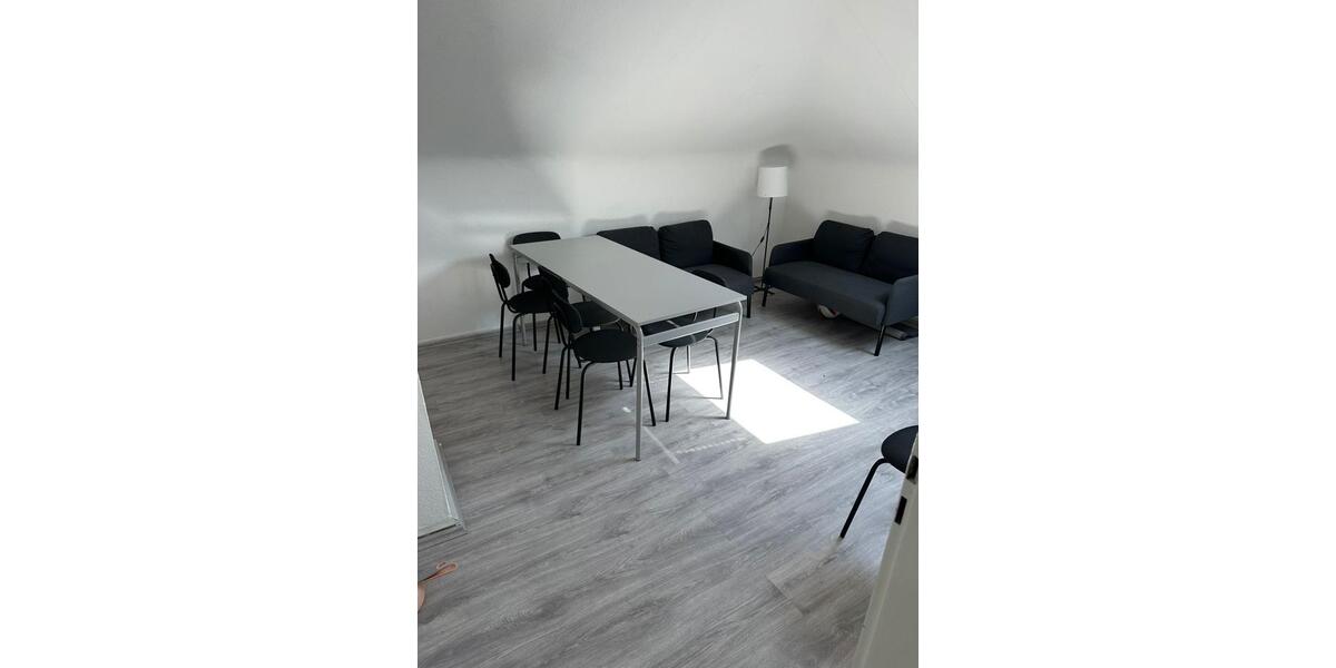 Dachgeschoßwohnung Essen Stadtbezirk VI - 3 Zimmer, 60 m&sup2;, 850&euro; | Angebot:26255769