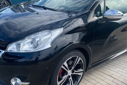 Peugeot 208 89.900 km 9.690 &euro; Borken 46325