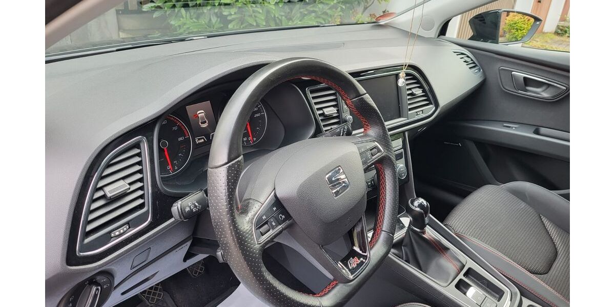Seat Leon 77.100 km 13.700 &euro; Dortmund 44269