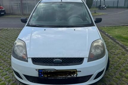 Ford Fiesta 167.000 km 800 &euro; Oer-erkenschwick 45739