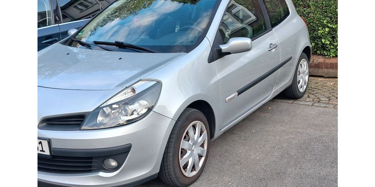 Renault Clio 160.000 km 1.799 &euro; Herne 44649