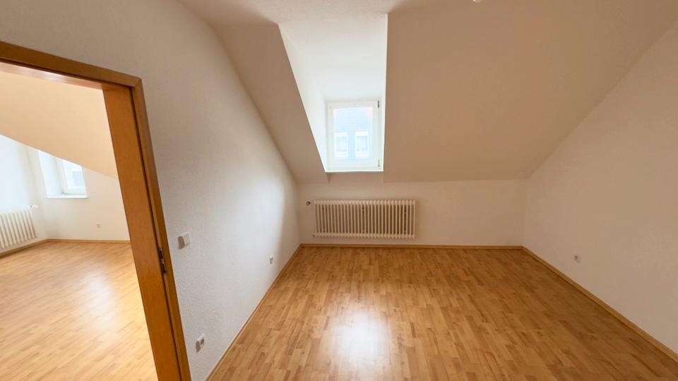 Dachgeschoßwohnung Gelsenkirchen Rotthausen - 3 Zimmer, 80 m&sup2;, 609&euro; | Angebot:27577041
