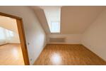 Dachgeschoßwohnung Gelsenkirchen Rotthausen - 3 Zimmer, 80 m&sup2;, 609&euro; | Angebot:27577041