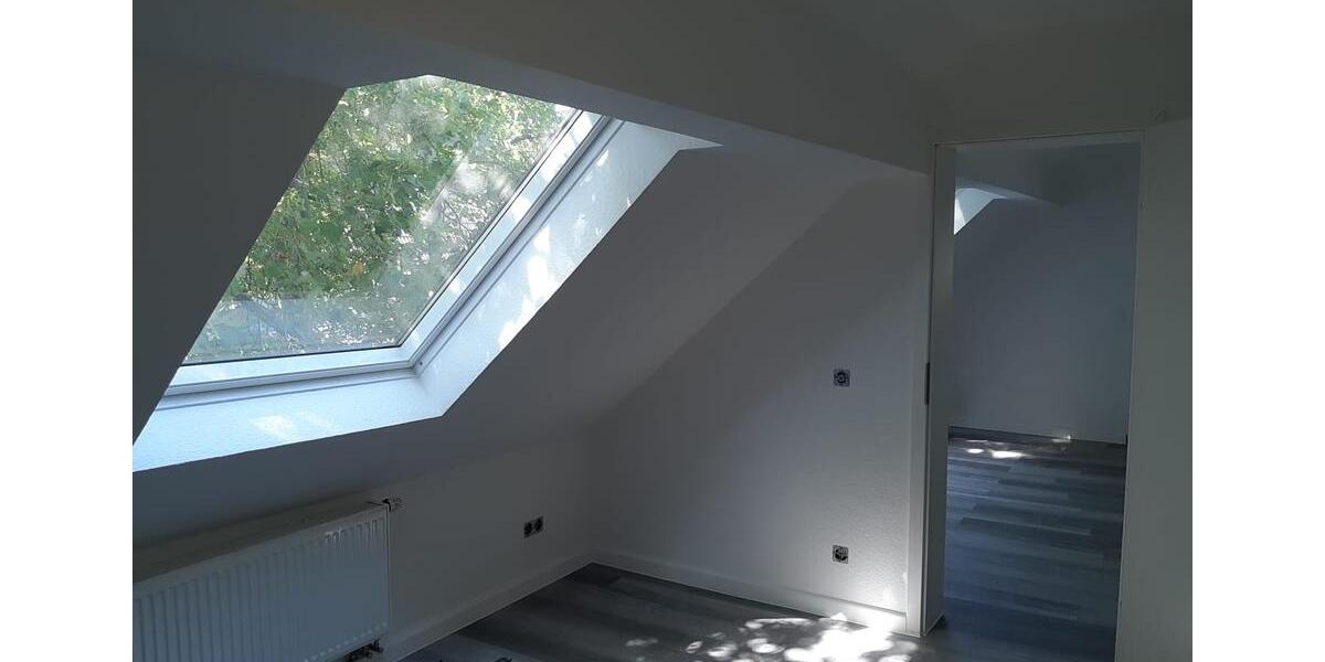Dachgeschoßwohnung Oberhausen Osterfeld - 4 Zimmer, 85 m&sup2;, 815&euro; | Angebot:27596722