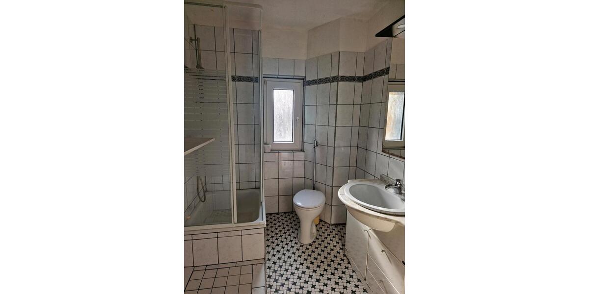 Dachgeschoßwohnung Gelsenkirchen Ückendorf - 3 Zimmer, 71 m&sup2;, 500&euro; | Angebot:27584969