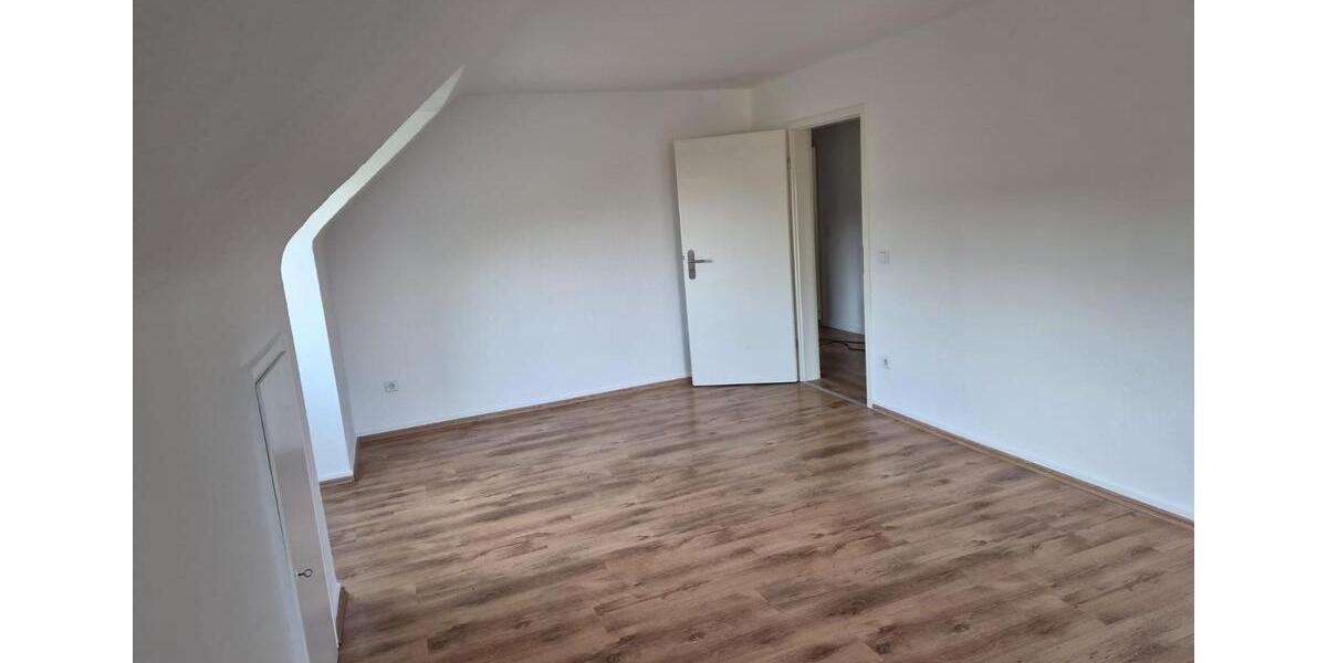 Dachgeschoßwohnung Recklinghausen Hillerheide - 3.5 Zimmer, 64 m&sup2;, 480&euro; | Angebot:27581404