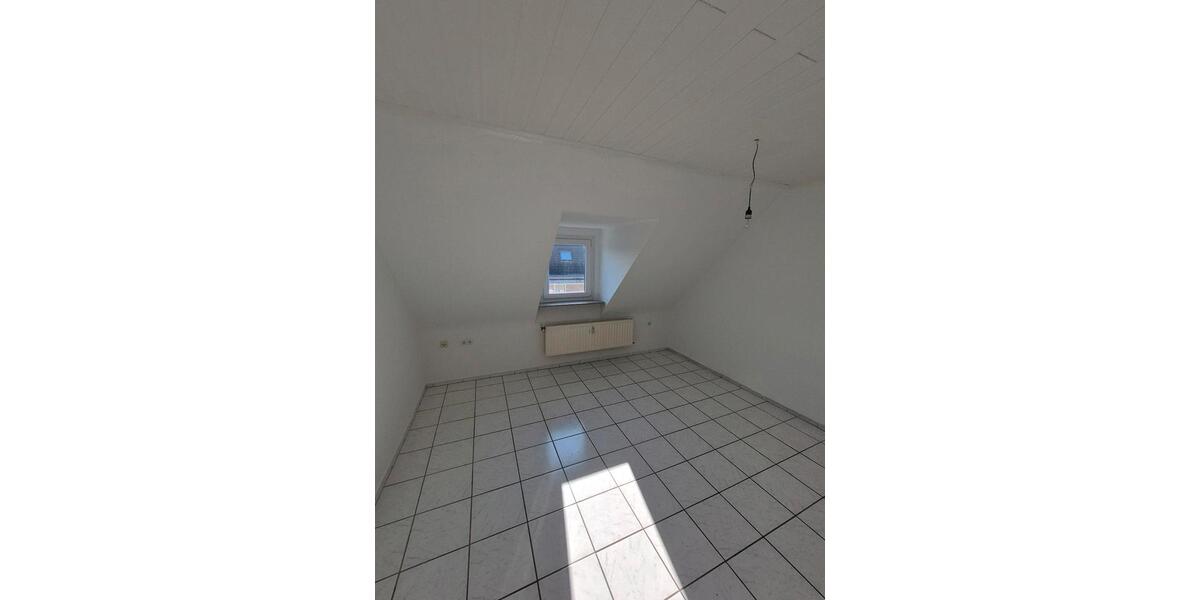 Dachgeschoßwohnung Bochum Bochum-Mitte - 2.5 Zimmer, 50 m&sup2;, 420&euro; | Angebot:27581550