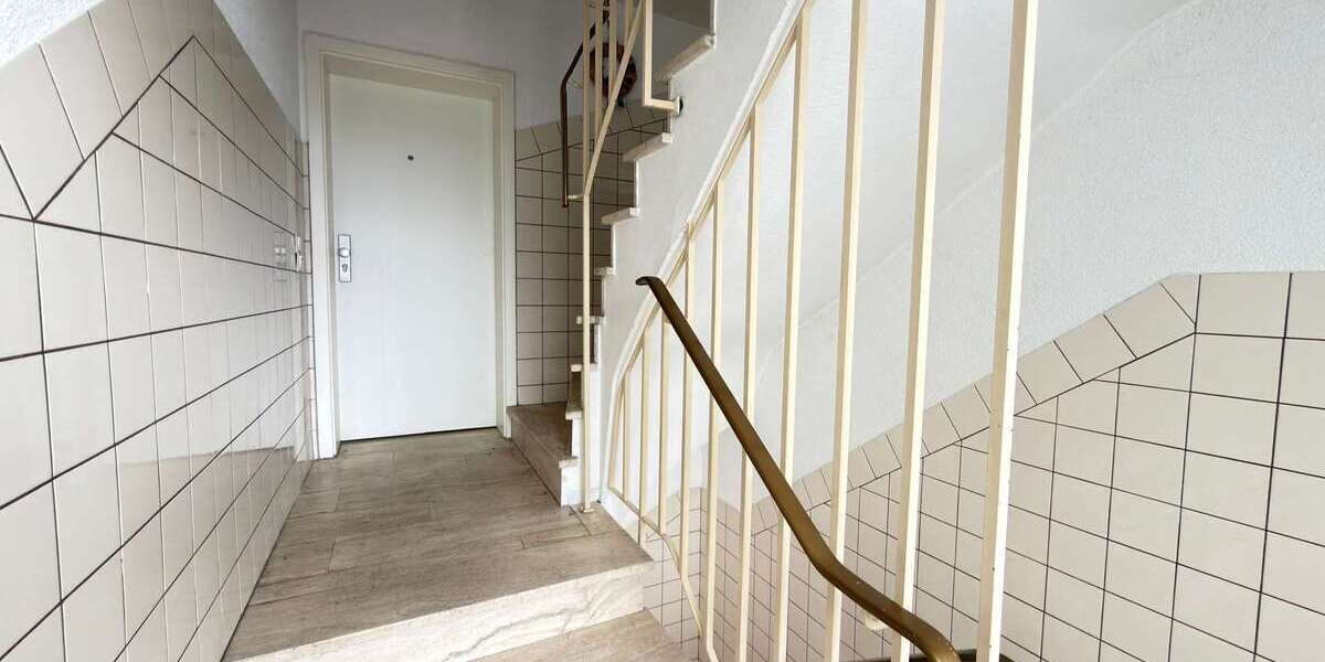 Mehrfamilienhaus mit Potenzial in Dinslaken-Bruch – 5 Wohneinheiten, Garten & Garagen - Mehrfamilienhaus, Wohnhaus Dinslaken Lohberg | Angebot:26971196