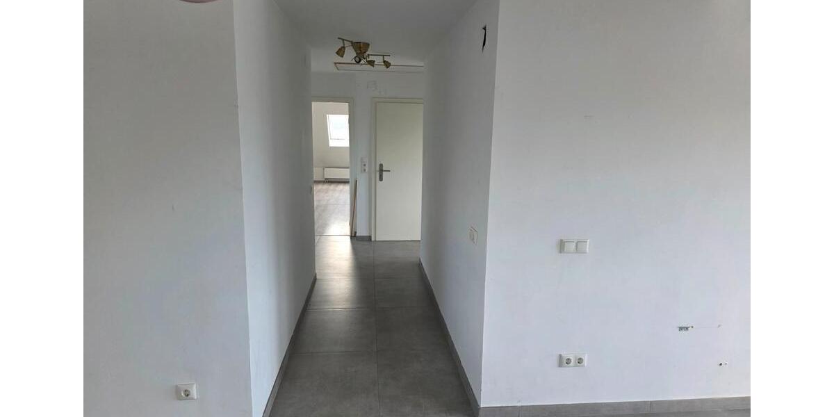 Dachgeschoßwohnung Oberhausen Biefang - 3.5 Zimmer, 96 m&sup2;, 890&euro; | Angebot:26396492